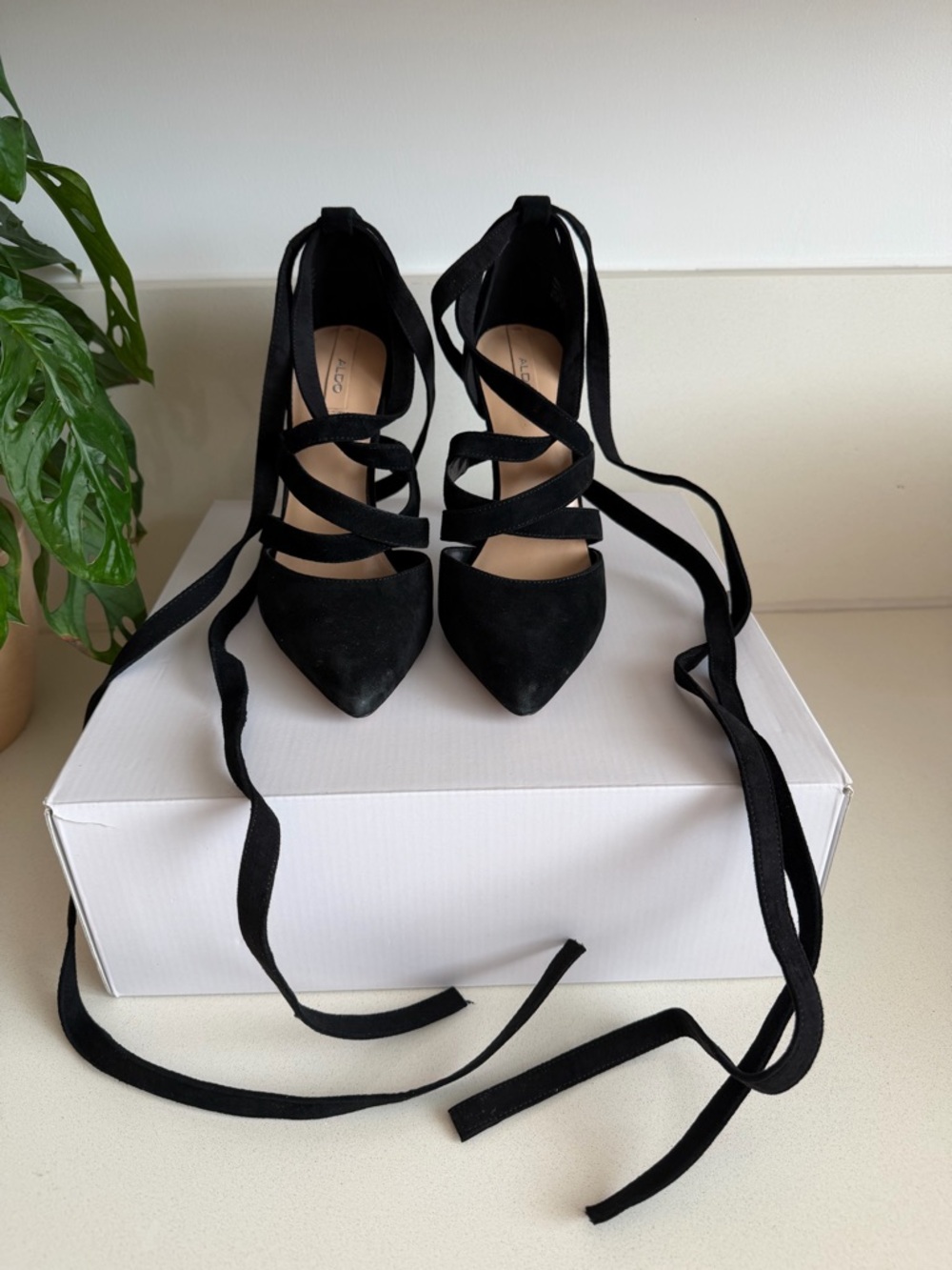 Aldo Black Suede Lace-Up Pointed Heels Unelilian-91